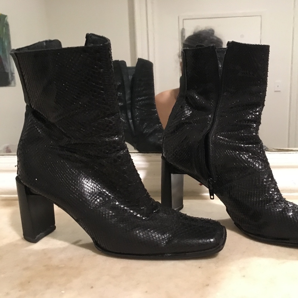 Stuart Weitzman Sexy Snakeskin Boots 8.5